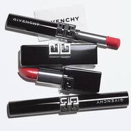 Le Rouge Satin Silk faces le rouge satin silk