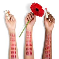 KissKiss Shine Bloom Lipstick faces kisskiss shine bloom lipstick