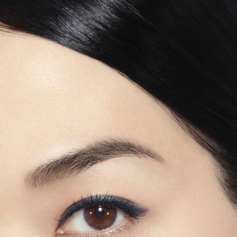 شانيل le crayon yeux