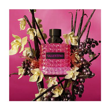 faces born in roma donna extradose