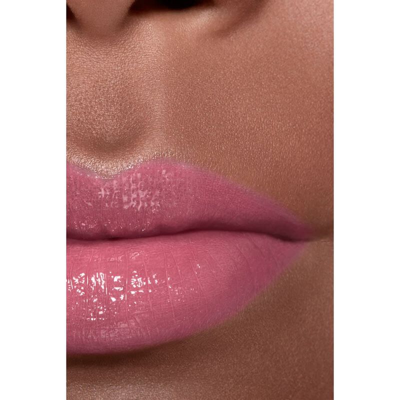 شانيل مرطب الشفاه روج كوكو بوم