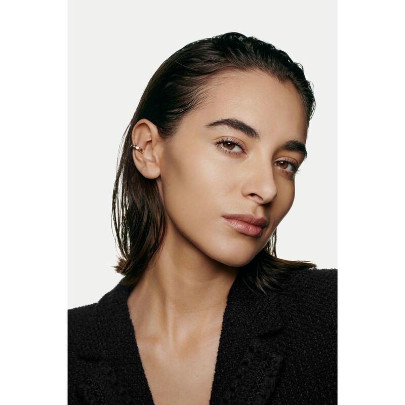شانيل chanel les beiges fond de teint مستحضر أساس مرطّب وطويل الثبات