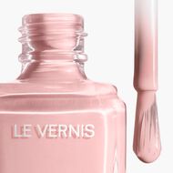 LE VERNIS faces le vernis