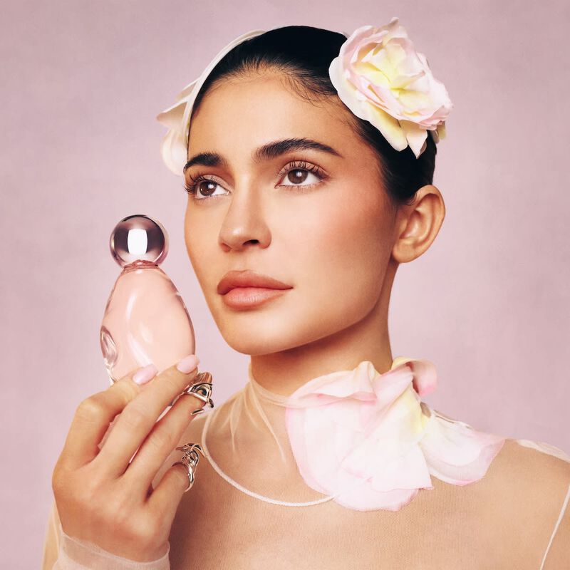 كايلي كوزمتكس كوزميك من كايلي جينر