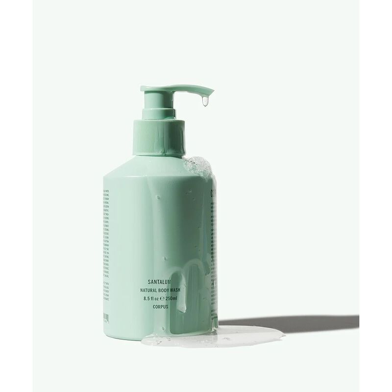 كوربس ناتشرلز سانتالوم جل الاستحمام النباتي