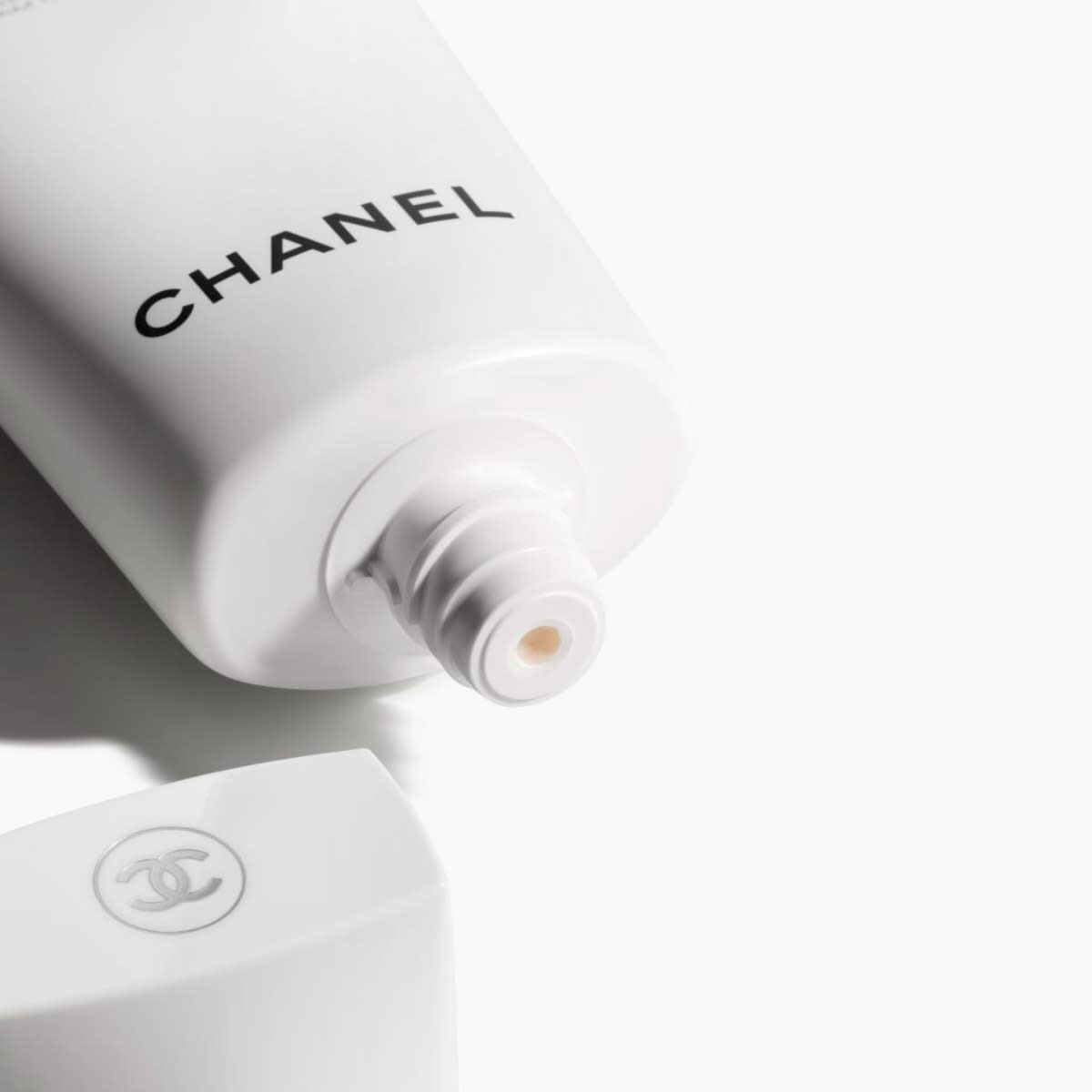 Chanel LE BLANC INTENSE BRIGHTENING FOAM CLEANSER