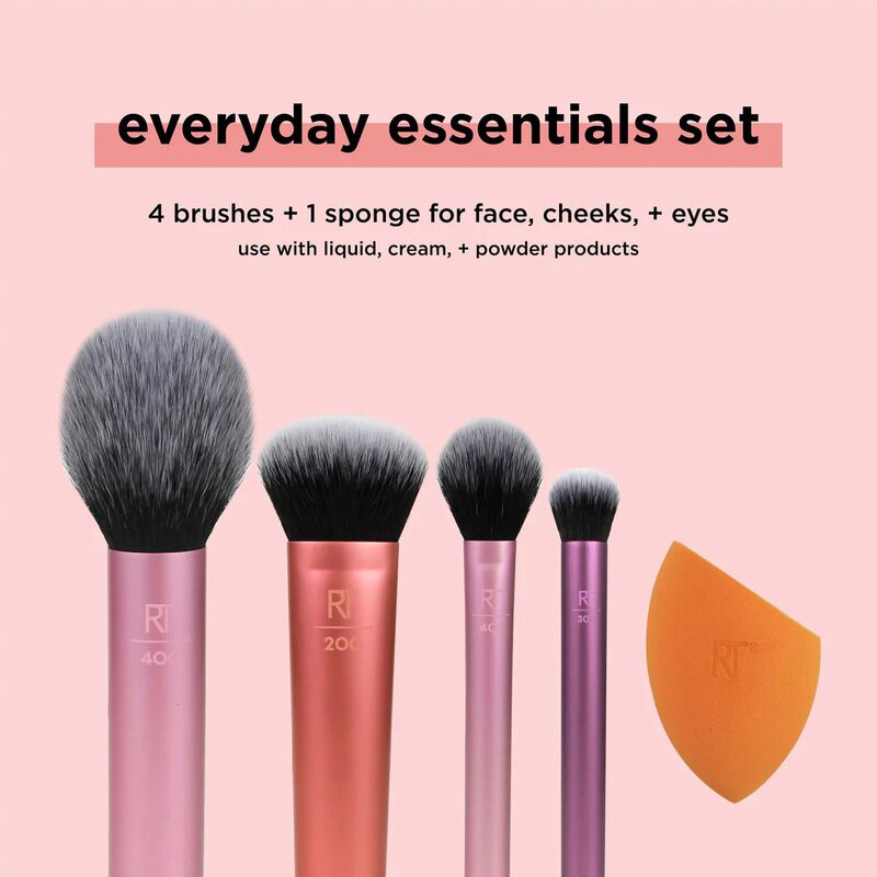 real techniques everyday essentials + sponge kit