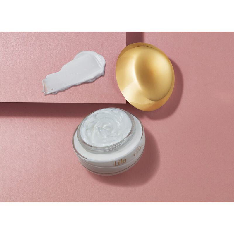 o boticario lily satin moisturizing body cream