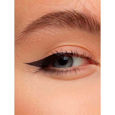 faces آيلاينر أون فليك