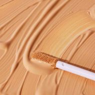 faces boi ing bright on concealer