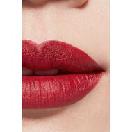 Rouge Allure Velvet أحمر شفاه غير لامع ومشرق - إصدار محدود faces rouge allure velvet أحمر شفاه غير لامع ومشرق إصدار محدود