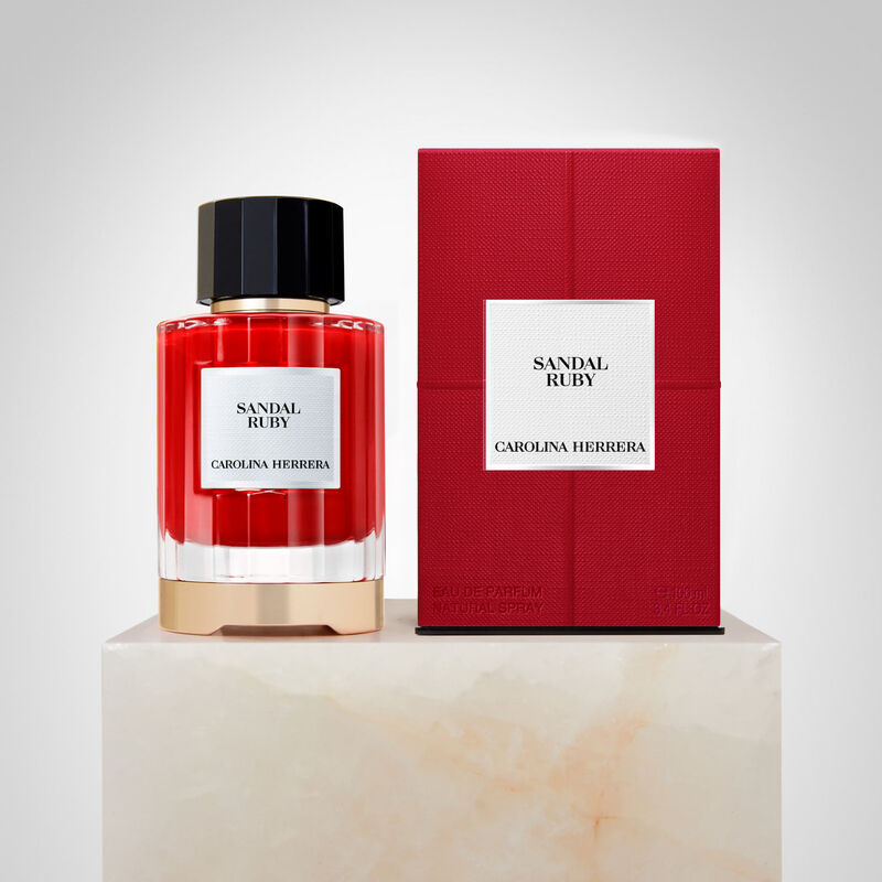 كارولينا هيريرا عطر ساندال روبي