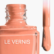 Le Vernis Nail Colour faces le vernis nail colour