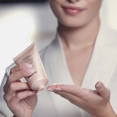 Radiant Glow Express Mask faces radiant glow express mask