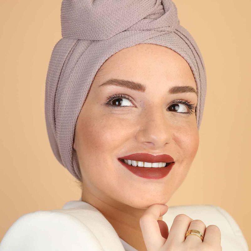 shade m muse matte liquid lipstick