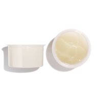 N°1 DE CHANEL REVITALIZING MASK faces n 1 de chanel revitalizing mask