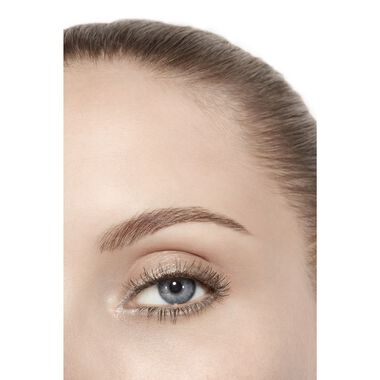 CHANEL OMBRE ESSENTIELLE TOP COAT MULTI-USE EYE TOP COAT توب كوت للعينين متعدد الاستعمالات faces chanel ombre essentielle top coat multi use eye top coat توب كوت للعينين متعدد الاستعمالات