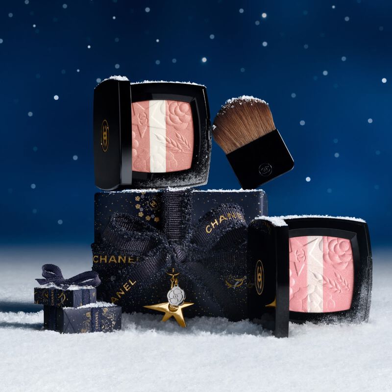 chanel les signes de illuminating powder blush​  festive edition