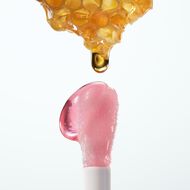 KissKiss Bee Glow Oil faces kisskiss bee glow oil