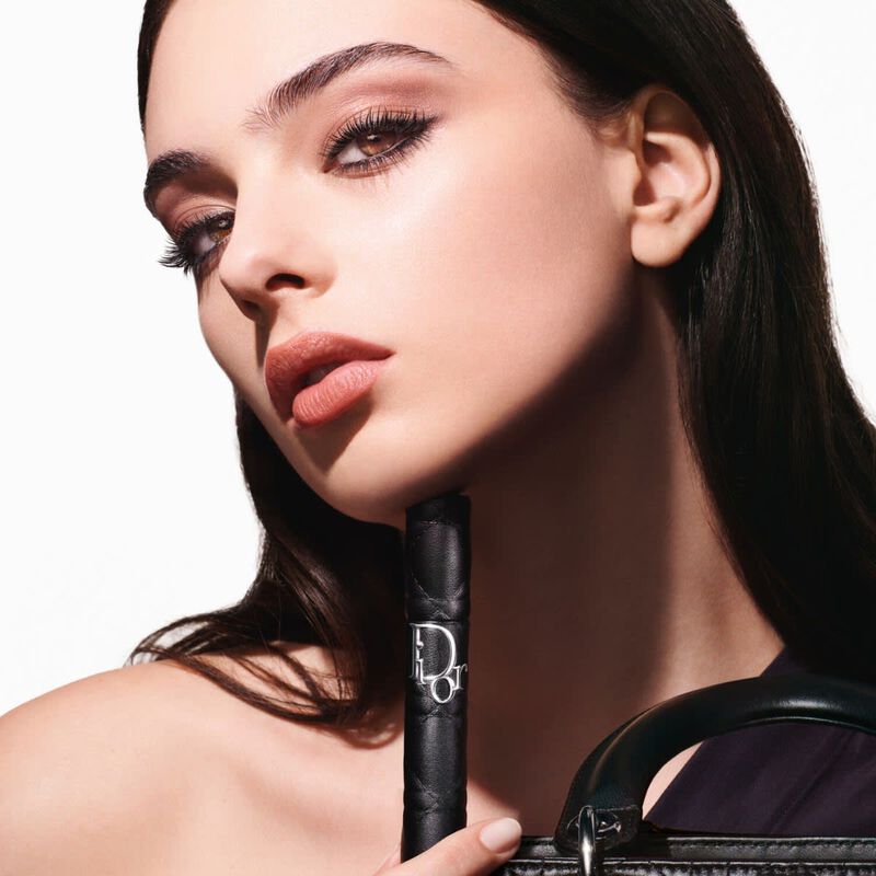 ديور آيلاينر سائل ديور شو