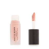 مات بومب faces مات بومب