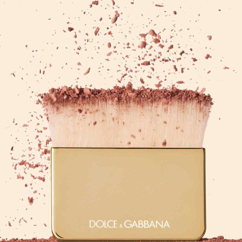 dolce & gabbana devotion illuminating face oil in powder