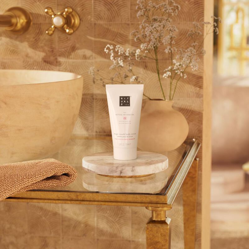 ريتوالز كريم الجسم ذا ريتوال أوف ساكورا