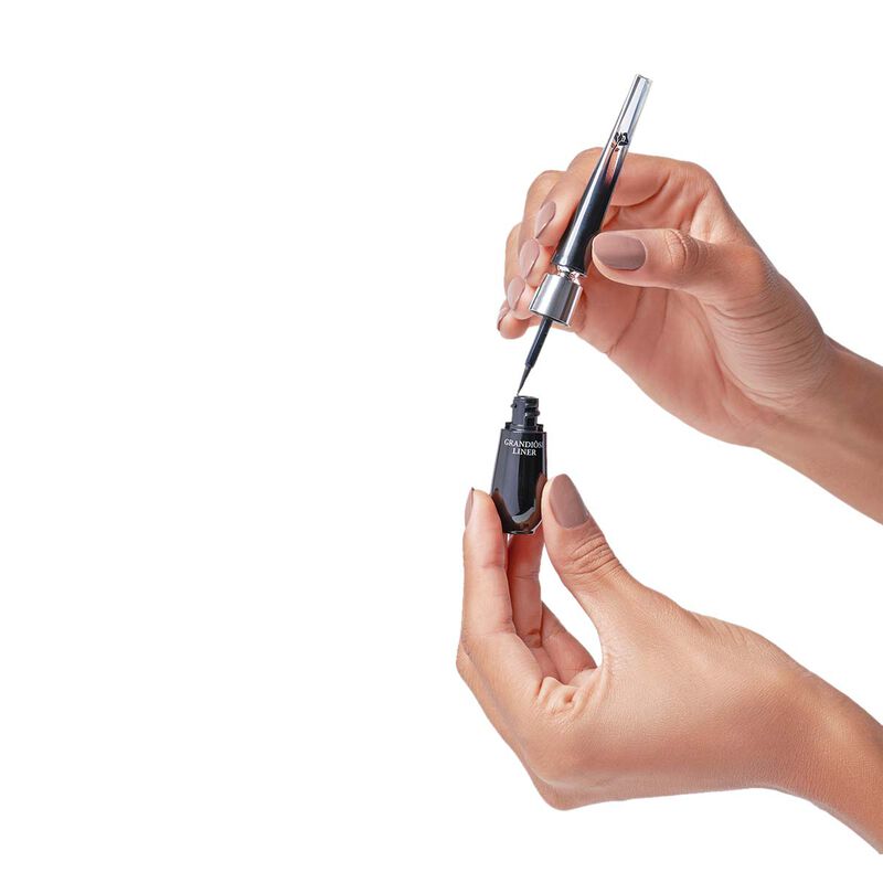 لانكوم الأيلاينر السائل جرانديوز بليندبل