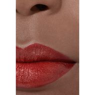 ROUGE ALLURE L'EXTRAIT أحمر شفاه عالي الكثافة. تركيز من النضارة والعناية. قابل لإعادة التعبئة faces rouge allure l extrait أحمر شفاه عالي الكثافة تركيز من النضارة والعناية قابل لإعادة التعبئة