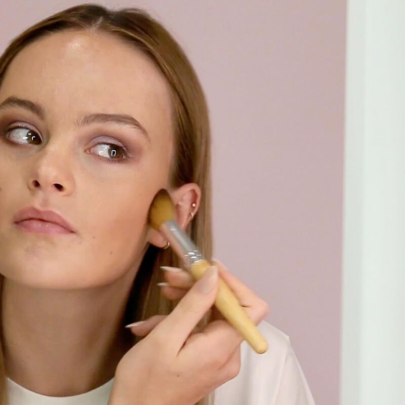 ذا كايند كوليكتيف بودرة مضغوطة متعددة المهام سوبر هيرو ٥ في ١