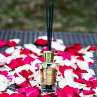 معطر الجو بتلات الورد مع شارة ذهبية 150مل faces معطر الجو بتلات الورد مع شارة ذهبية 150مل