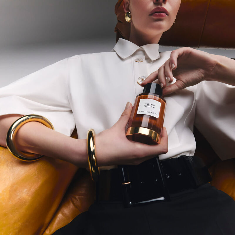 كارولينا هيريرا عطر ستاليون ليذر