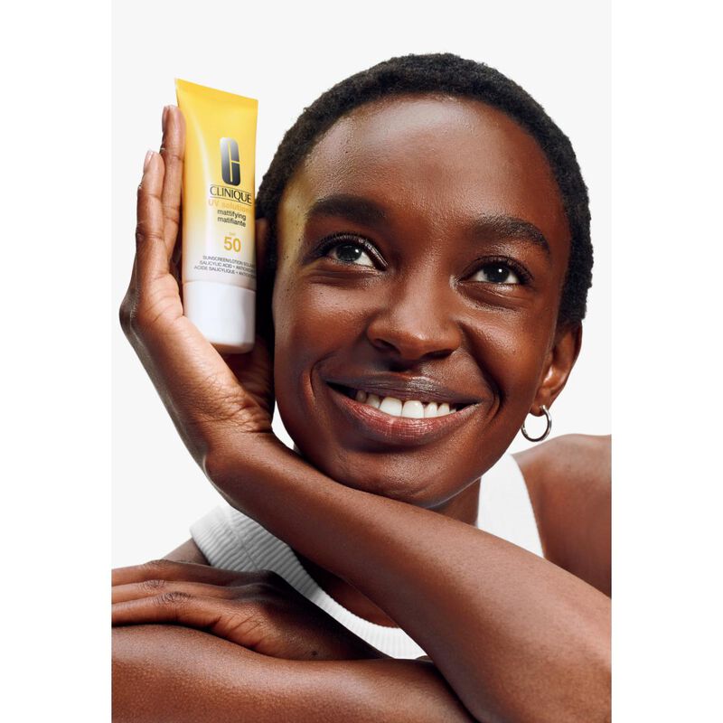 كلينيك يو في سوليوشنز لوشن للتحكم باللمعان spf 50