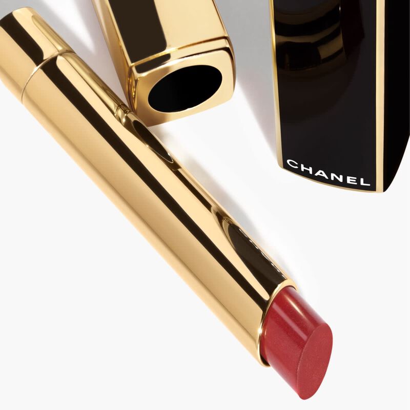 شانيل rouge allure l'extrait أحمر شفاه عالي الكثافة. تركيز من النضارة والعناية. قابل لإعادة التعبئة