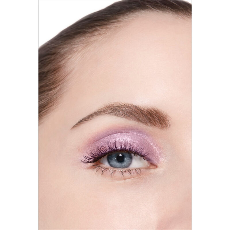 شانيل ظلال العيون أومبر إيسونتيل متعددة الاستخدام وطويلة الثبات