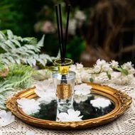 faces معطر الجو برائحة الحديقة البيضاء مع شارة ذهبية 150مل