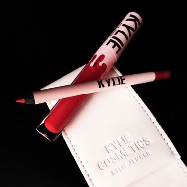 faces منتجان من مجموعة الشفاه غير اللامعة