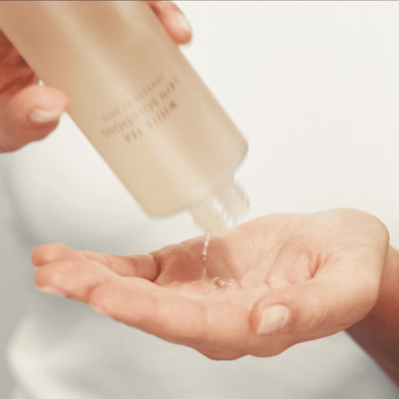 إليزابيث آردن تونر وايت تي سكين سوليوشنز  لترطيب البشرة