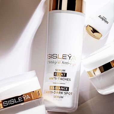 Sisleya L'Intégral Anti-Age Radiance Anti-Dark Spot Serum faces sisleya l int gral anti age radiance anti dark spot serum