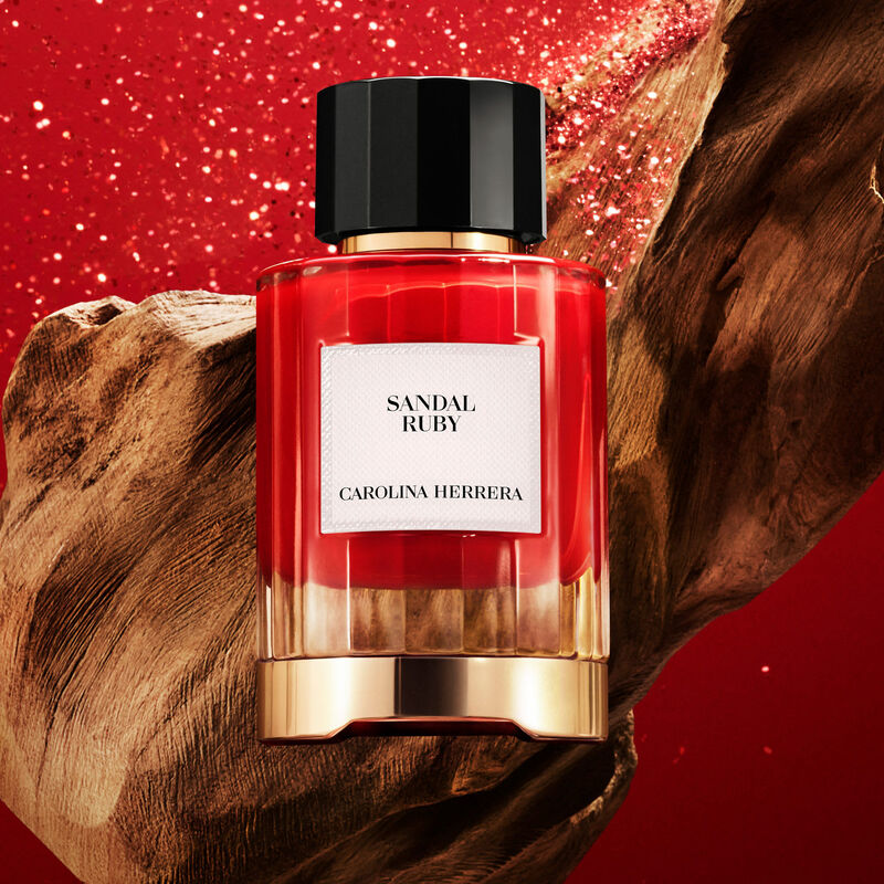 كارولينا هيريرا عطر ساندال روبي