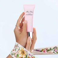 faces miss dior rose granita shower milk scrub