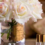 معطر جو باقات الورد الكبيرة بلش في صندوق وردي مع شارة ذهبية faces معطر جو باقات الورد الكبيرة بلش في صندوق وردي مع شارة ذهبية