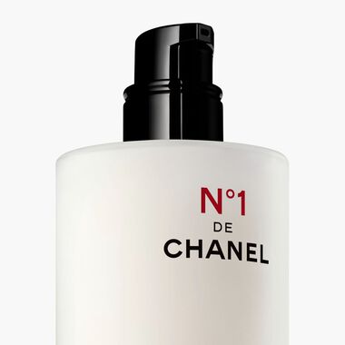 N°1 DE CHANEL REVITALIZING ESSENCE LOTION faces n 1 de chanel revitalizing essence lotion