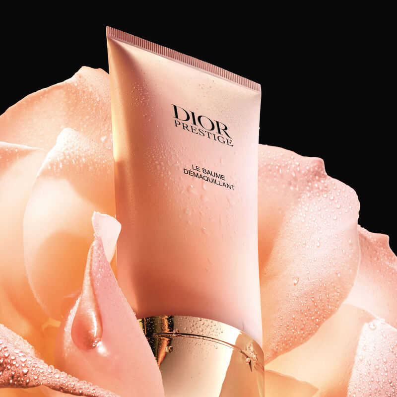 ديور برستيج لو بوم ديماكياج بلسم استثنائي يتحول إلى زيت لإزالة المكياج للوجه والعينين والشفاه