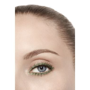 CHANEL OMBRE ESSENTIELLE MULTI-USE LONGWEARING EYESHADOW faces chanel ombre essentielle multi use longwearing eyeshadow