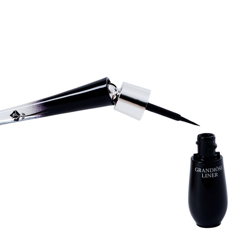 لانكوم الأيلاينر السائل جرانديوز بليندبل