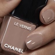 LE VERNIS faces le vernis