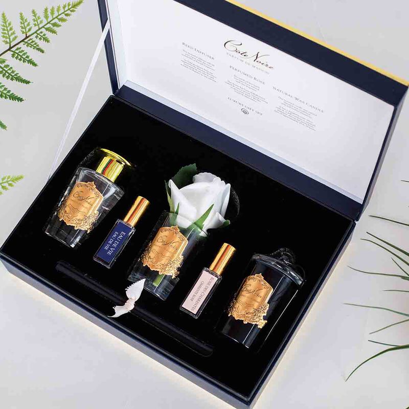 كوت نوار معطر جو باقة هدية أو دي في صندوق أزرق مع شارة ذهبية