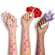 faces kisskiss bee glow lip balm