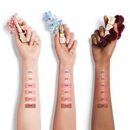 KissKiss Bee Glow
98% Natural-Origin Honey Tint Balm faces kisskiss bee glow 98 natural origin honey tint balm